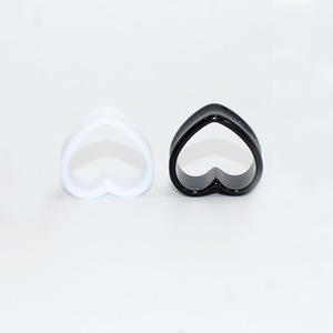 Expansor de oído acrílico en forma de corazón, expansor de 4-25MM, negro, blanco, negro, acrílico, novedad - Product Image 5