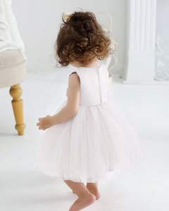 卸売 高品質 新生児 女の子 ドレス ノースリーブ 夏 サテン 誕生日 白 洗礼式 ガウン 王子様 - Product Image 4