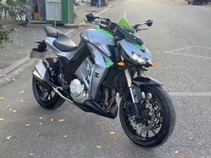 Motocicleta <span class=keywords><strong>Kawasaki</strong></span> <span class=keywords><strong>Z</strong></span> de 400cc, Estilo Resistente, Vehículo Pesado, Muy Genial de Conducir Rápido. - Product Image 4