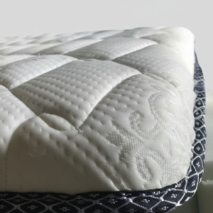 Cubrecolchón Transpirable de Espuma Viscoelástica para Hoteles, Resorts y Alojamientos Turísticos - Product Image 1