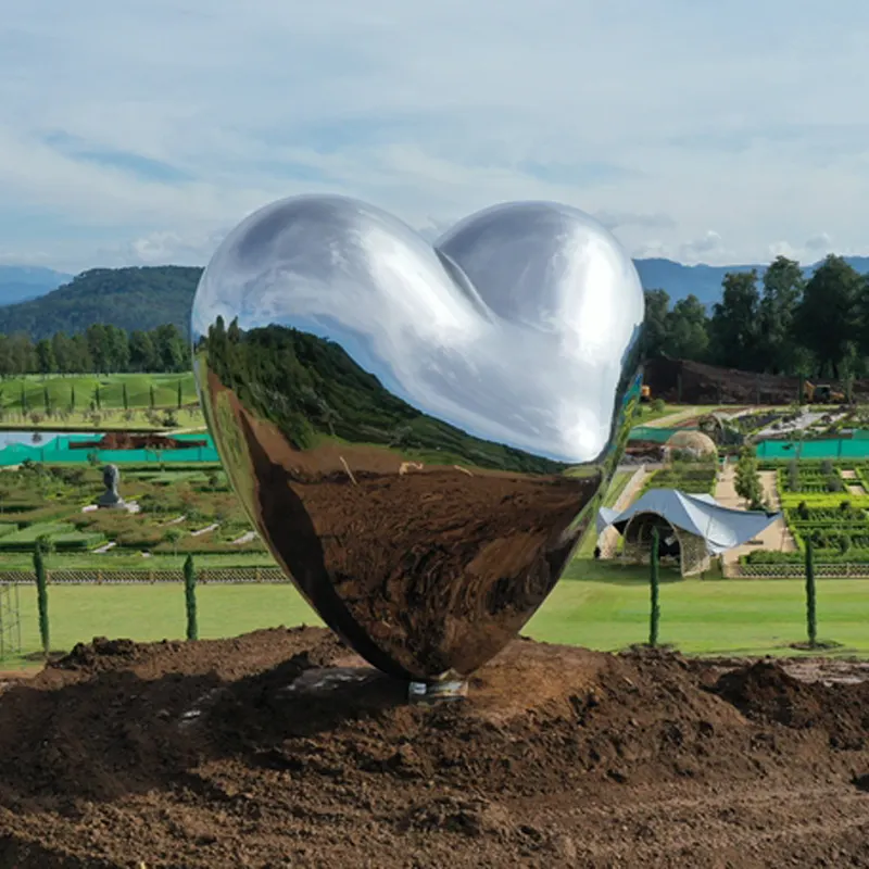 Outdoor large stainless steel sculpture customized Mirror polished heart statue modern metal garden abstract love sculpture