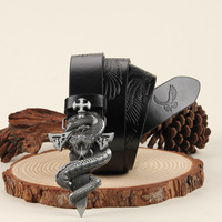 Ceinture de pantalon sculptée rétro pour hommes en gros en stock épée à enroulement en python tridimensionnel ceintures en cuir véritable en alliage de Zinc