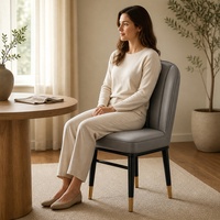 Chaise de salle à manger rembourrée sur mesure avec structure métallique, à roulettes silencieuses et respectueuses du sol, idéale pour appartement