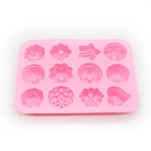 2021 custom funny 3d 12 holes flowers silicone molds de silicona para chocolate dog silicone candle mold food grade baking