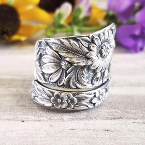 Anello Aperto a Forma di Girasole per Donne, Regolabile, Stile Floreale Vintage, Accessorio Moda per Uso Quotidiano e Feste - Product Image 2