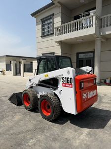 Minicargadora Bobcat S160 Usada con Motor Kubota Original para Trabajos de Construcción Compactos - Product Image 3