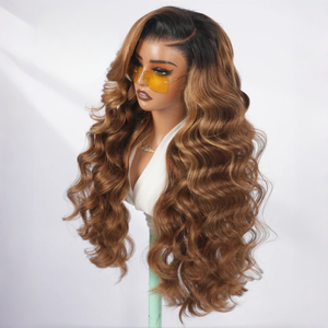 Parrucca Sintetica Glueless con Onde Morbide e Riflessi Biondi, Effetto Ombré, in Fibra Resistente al Calore, con Rete Frontale in Pizzo, per Donna - Product Image 2