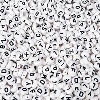 100 pièces/paquet Perles acryliques 4*7mm Lettres anglaises Alphabet Blanc Noir Perles en vrac Certifiées par un tiers Bracelet d'amitié DIY