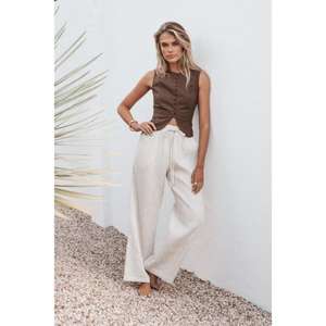 กางเกงลำลองสำหรับใส่ทำงานสำหรับผู้หญิง ผลิตจากผ้าที่มีน้ำหนักเบาและโครงสร้างที่สวมใส่สบายสำหรับใช้ในชีวิตประจำวัน - Product Image 5