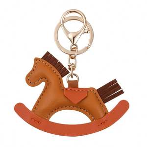 Lindo colgante de llave de caballo mecedora tridimensional colgante de bolsa en forma de ancla pequeño llavero bolsa Material de PU al por mayor para los amantes - Product Image 5