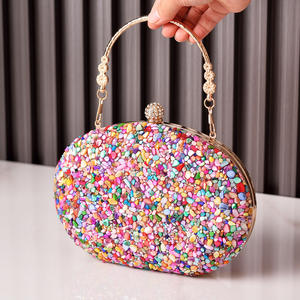 Bolso de Mano Circular Clásico y Glamuroso para Mujer, Adornado con Diamantes, Correa de Cadena, Material de Poliéster, Nuevo y Moderno con Incrustaciones - Product Image 2