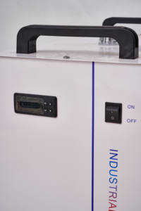 CW-5200 çift çıkışlı lazer soğutucu 220V 50Hz/60Hz 1750W soğutma kapasitesi hava soğutucu - Product Image 4