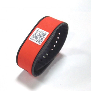 สายรัดข้อมือซิลิโคน NFC แบบไร้สัมผัสพร้อมคิวอาร์โค้ดแบบกำหนดเองสำหรับสมาชิกสะสมแต้ม EV 1 สายรัดข้อมือ NFC - Product Image 1