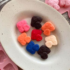 แม่พิมพ์ซิลิโคนรูปเห็ด 11 ช่อง - อเนกประสงค์สำหรับช็อกโกแลต/เบเกอรี่/ไอศกรีม/เยลลี่/เรซิ่น อุปกรณ์ทำขนมพร้อมส่ง - Product Image 5