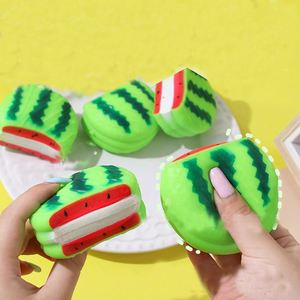Juguete Antiestrés Creativo en Forma de Sandía de 7cm, Fácil de Apretar, Relleno de TPR y Harina, Regalo para Niños y Adultos - Product Image 1