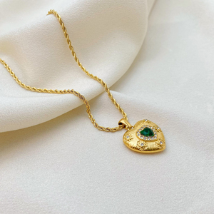 Bijoux faits à la main texturés en or 18 ct incrustés d'un pendentif en forme de <span class=keywords><strong>cœur</strong></span> en zircon émeraude <span class=keywords><strong>Le</strong></span> collier en acier inoxydable <span class=keywords><strong>ne</strong></span> se décolore <span class=keywords><strong>pas</strong></span> - Product Image 5