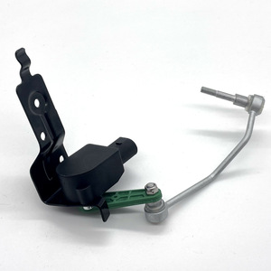 Capteur de hauteur de véhicule Audi 4F0941285B pour système de suspension, pièce de rechange - Product Image 3