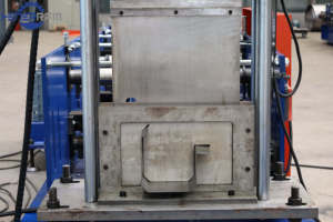 <span class=keywords><strong>Machine</strong></span> de fabrication de gouttière métallique en acier de haute qualité, <span class=keywords><strong>machine</strong></span> de formage à froid de profil de gouttière pour système de drainage - Product Image 2