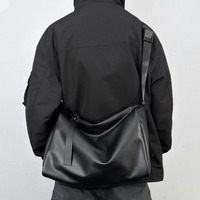 Nouveau design 2026 – Sac à bandoulière de sport pour homme en PU souple, grande capacité, avec logo personnalisé – Sac messager minimaliste