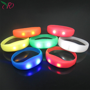 Pulseras Inteligentes con Luces LED Activadas por Sonido para Fiestas de Año Nuevo, Pulseras Luminosas para Conciertos - Product Image 1