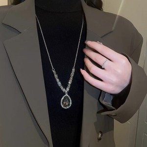 Stylish Geometric Sweater Chain Long Necklace Champagne Gold Teardrop Pendant Party Jewelry for Women - Product Image 1
