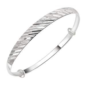 Bracelet jonc élégant en argent pour femmes, bijoux traditionnels et modernes faits à la main pour un usage quotidien et des cadeaux festifs - Product Image 1