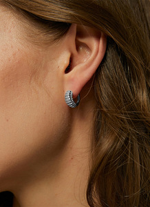 Modernos Pendientes de Aro Pequeños de Latón con Diseño de Croissant, Chapado en Oro y Rodio, Joyería Geométrica de Moda, Huggies, Regalos Elegantes - Product Image 2