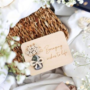 Venta al por mayor: Clip para billetes de boda con formas de coches grabadas, artesanía de madera hecha a mano para bodas, artesanías únicas - Product Image 1
