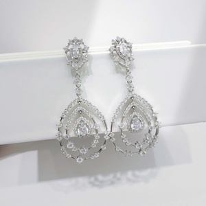 Pendientes de plata de ley 925 personalizados, grandes, elegantes, chapados en oro, con circonita, estilo exagerado, para mujer, ideales para fiestas de verano. - Product Image 1