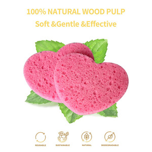 Esponja exfoliante facial de pulpa de madera comprimida en forma de corazón rosa para limpieza facial y uso en spa - Product Image 5