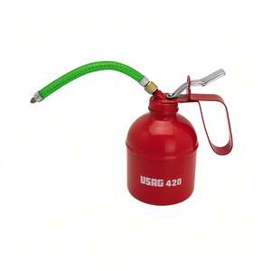 Bidon d'huile Usag 420 avec tuyau vert et buse métallique pour les travaux de lubrification - Product Image 2