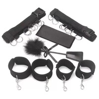 Accessoires de personnage immobilisé au lit SM
