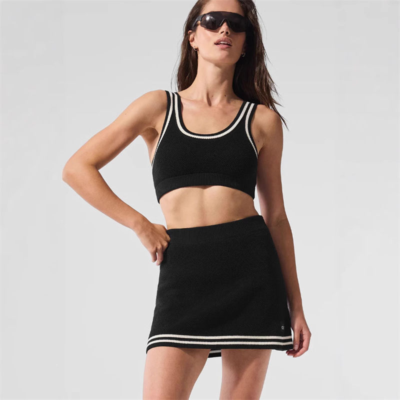 ชุดสีดำ