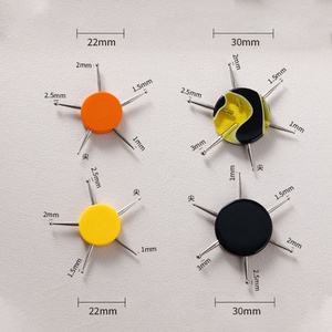 Aimeiier Herramienta de Manicura Multiusos 6 en 1 con Puntas de Disco Volador, Bolígrafo de Puntos para Arte de Uñas DIY, Puntas de Metal con Diferentes Puntos de Perforación - Product Image 6