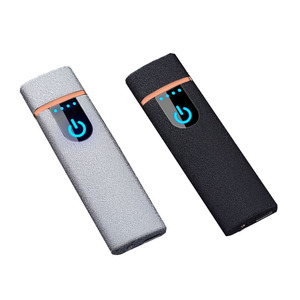 Thuốc lá điện tử xanh chống gió có thể sạc lại hai mặt bật lửa USB dạng lật - Product Image 5