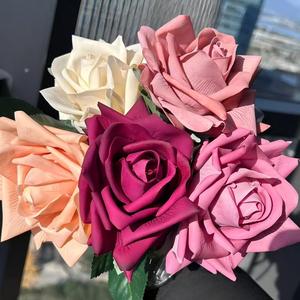 Rosa Artificial de Seda Realista de Tallo Único de 54 cm, al por Mayor, para Decoración de Bodas, Hogar, Eventos y Fiestas - Product Image 3