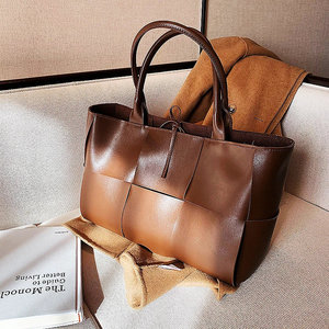 Borsa Tote in PU morbida di grande capacità - Product Image 1