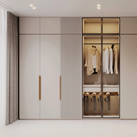 Système de dressing moderne vert Shaker, armoire sur mesure en bois massif avec portes coulissantes réglables et poignées dorées pour chambre à coucher
