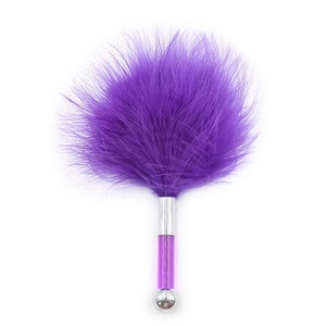 8cm Court Plume <span class=keywords><strong>Tickler</strong></span> Fouet Bdsm Adult Sex Toy BDSM Naughty Bondage Plume <span class=keywords><strong>Tickler</strong></span> Avec Poignée En Acrylique - Product Image 6