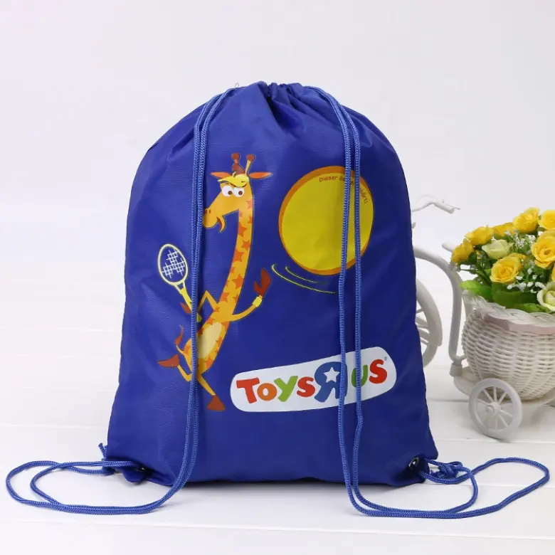Mini sac à cordon imperméable personnalisé de gymnastique en polyester 210d bon marché promotionnel avec cordon pour enfants