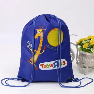 กระเป๋า210D ขนาดเล็กมีเชือกผูกสำหรับเด็กกระเป๋ายิมทำจากโพลีเอสเตอร์ออกแบบได้ตามต้องการกันน้ำ