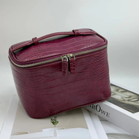 Sac de Voyage Cosmétique Grande Capacité en Cuir PU à Motif Crocodile avec Logo Personnalisé et Fermeture Éclair, Organisateur de Maquillage et Trousse de Toilette