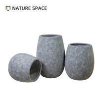 Pot Tanaman Fiberglass Besar untuk Dalam & Luar Ruangan, Modern, Ramah Lingkungan, Tahan Lama, untuk Penggunaan di Rumah & Gantung