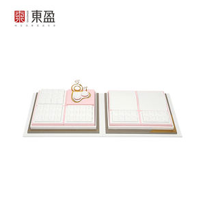 Expositor de Joyería de Cuero PU para Collares, Anillos y Colgantes de Diamantes - Product Image 2