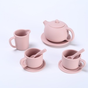 Set da Tè in Silicone per Bambini, 17 Pezzi, Mini Tazze e Teiera in Stile Fantasia, per Giocare a Bere Acqua/Tè, Adatto per Neonati - Product Image 4