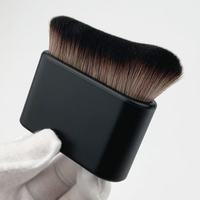 Pinceau Kabuki plat grand format pour autobronzant, poils synthétiques véganes denses, manche en plastique, logo personnalisé, OEM