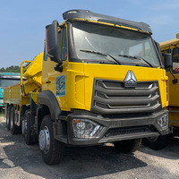 Camion-grue HOWO NX 8x4 avec grue de levage de 12/14/16 tonnes et échelles dédiées