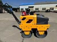 Rouleau compresseur à double tambour FVR-650D à conducteur marchant à pied pour le compactage de l'asphalte et du sol – Approvisionnement direct