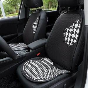 Cojín de Asiento de Coche de Seda Helada con Diseño de Pata de Gallo y Oso, Alfombrilla Antideslizante Refrigerante, Elegante Set de Accesorios Interiores para Coche - Product Image 3
