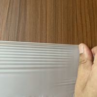 Membrane imperméable respirante anti-âge en PU de 0,015 mm, transmission de vapeur d'eau 3000-10000 g/m²/24h, laminage durable